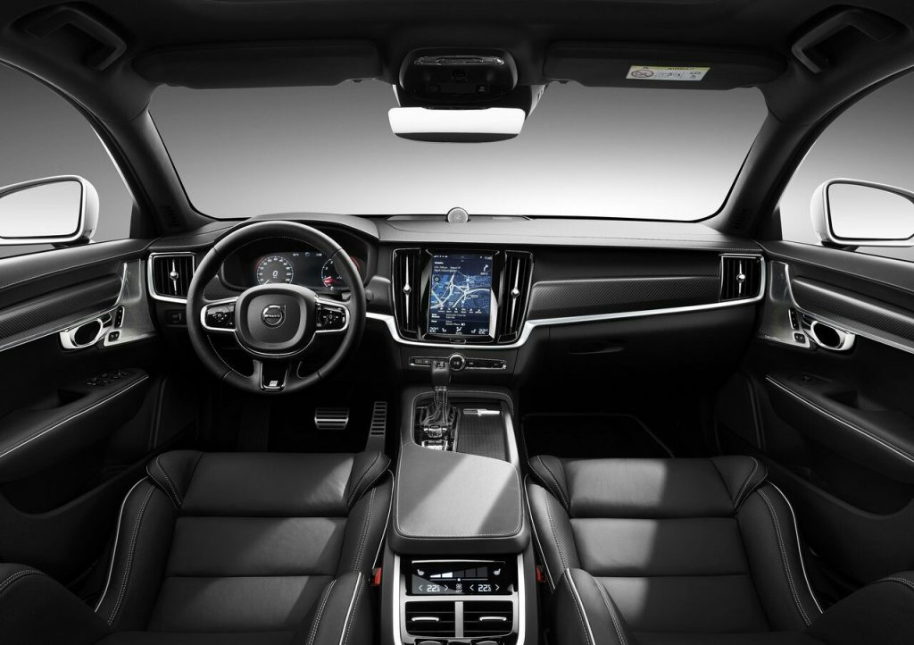 2017 VOLVO S90
