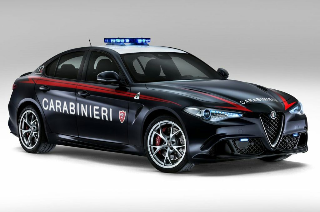 ALFA ROMEO GIULIA QUADRIFOGLIO CARABINIERI