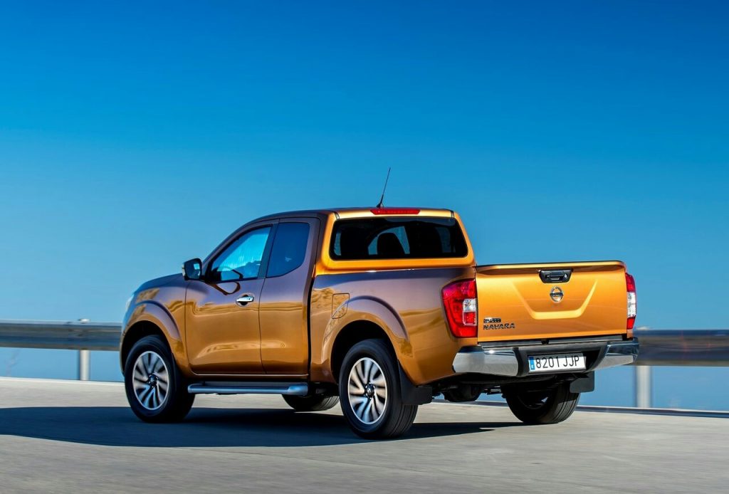 Navara NP300|Oopscars