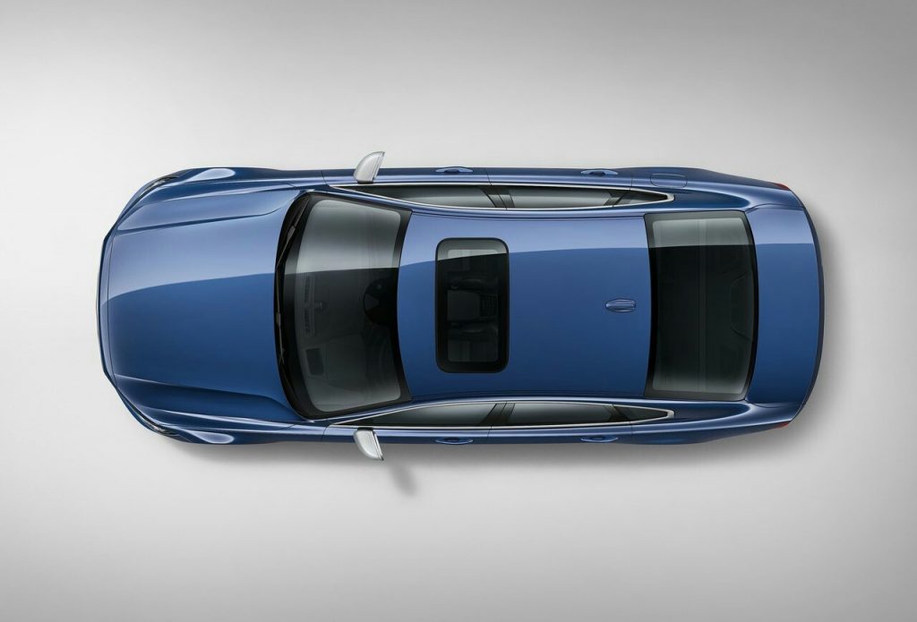2017 VOLVO S90