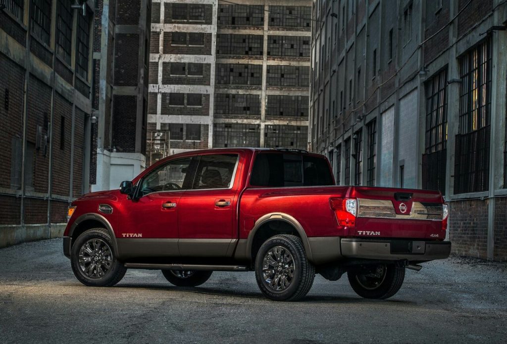 2017 NISSAN TITAN