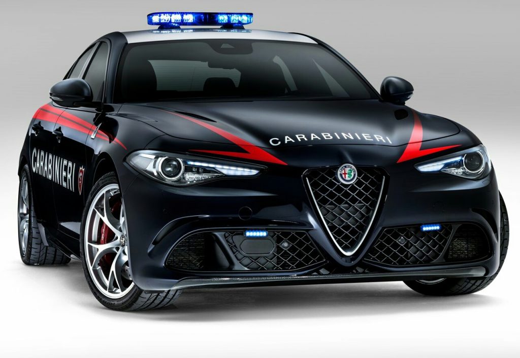 ALFA ROMEO GIULIA QUADRIFOGLIO CARABINIERI