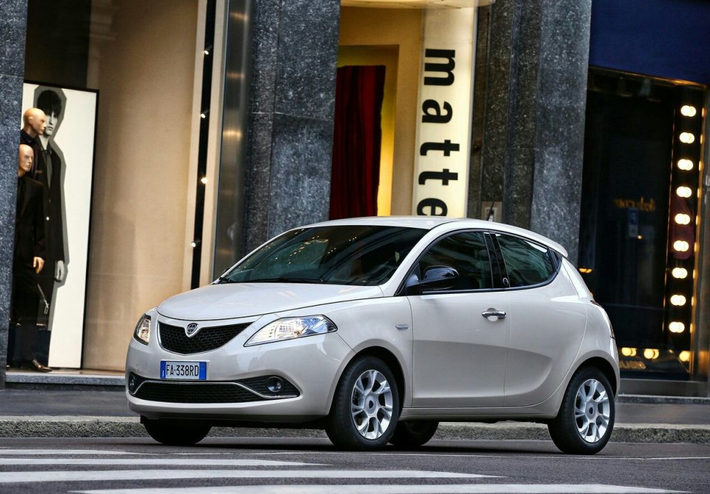 2016 Lancia Ypsilon|Oopscars