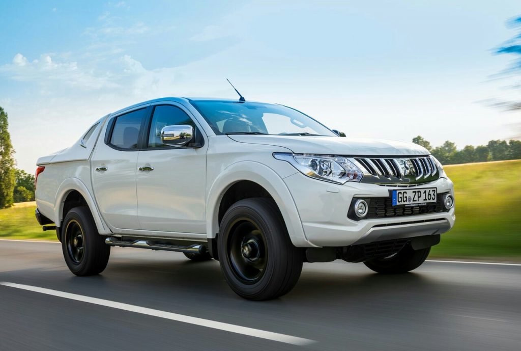 2017 MITSUBISHI L200