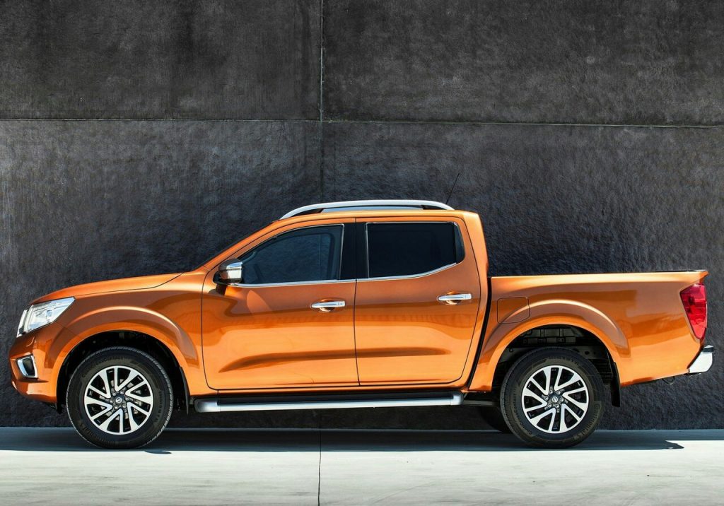 Navara NP300|Oopscars