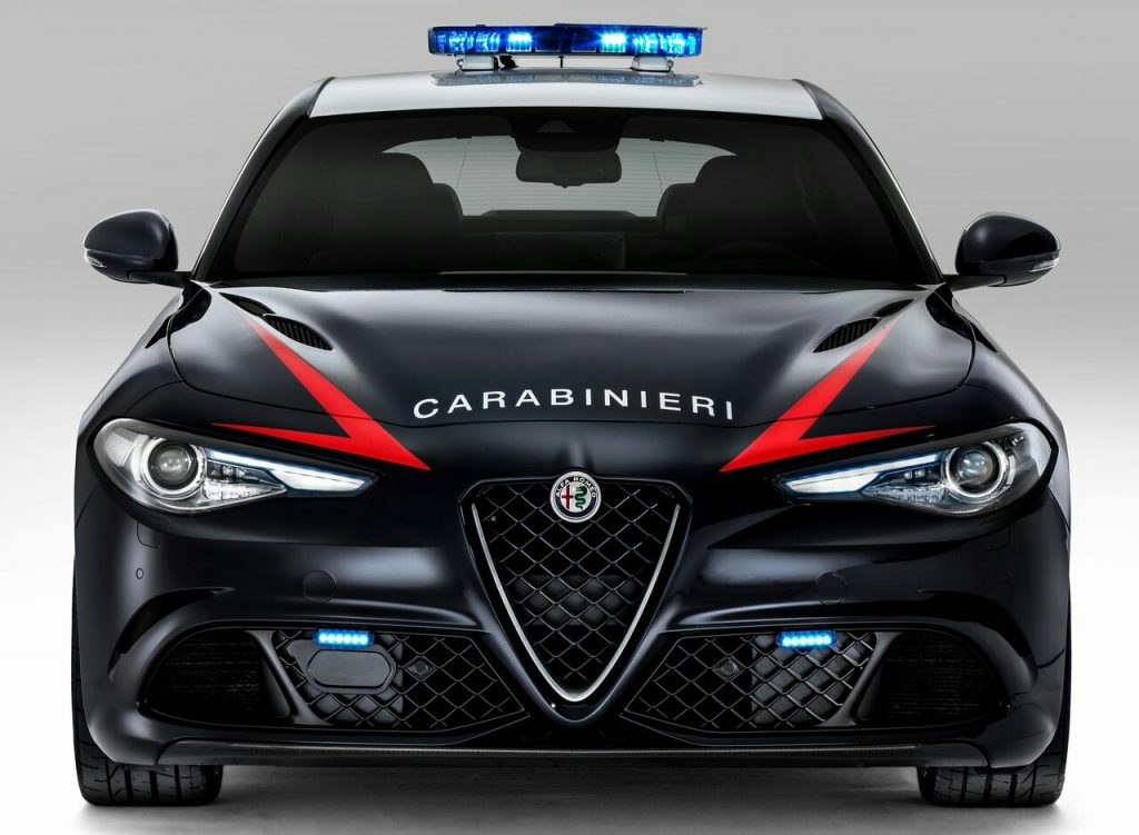 ALFA ROMEO GIULIA QUADRIFOGLIO CARABINIERI