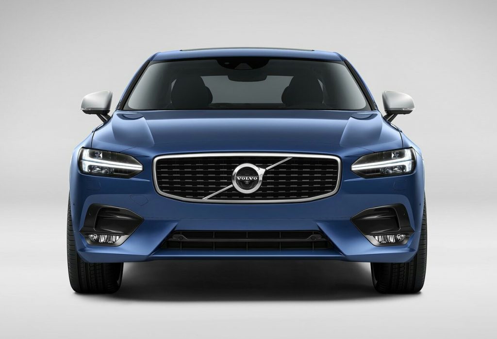 2017 VOLVO S90