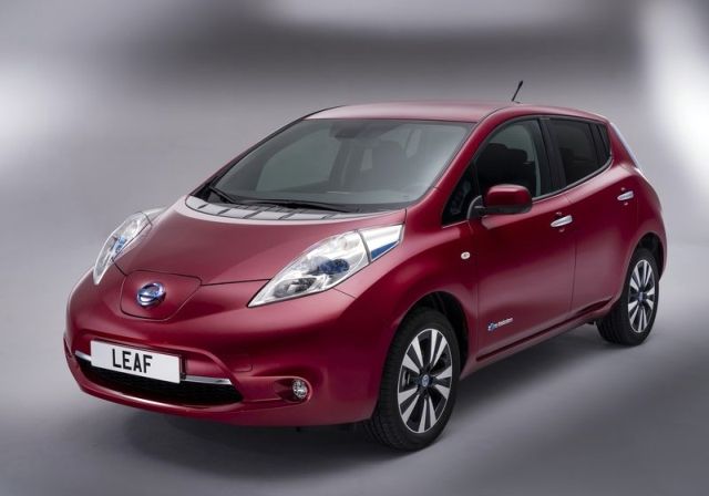 NISSAN_Leaf_red_front_pic-1