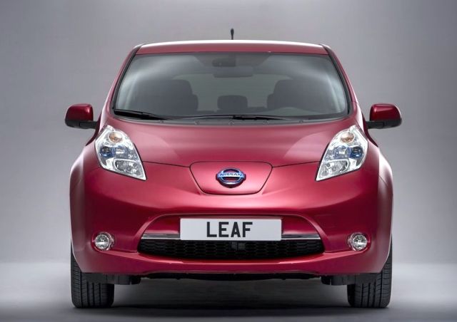 NISSAN_Leaf_red_front_pic-2