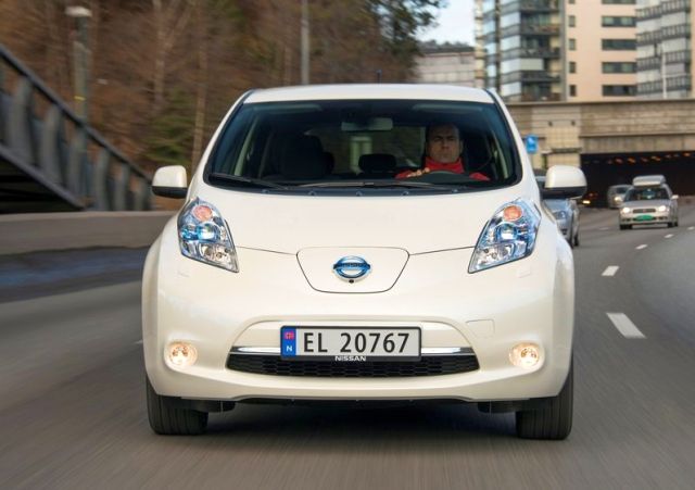 2014 NISSAN LEAF- Electric Car