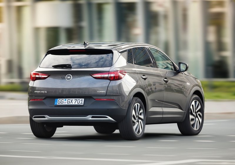 2020 Opel Grandland X arka görünüm