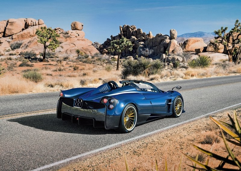 PAGANI HUAYRA ROADSTER