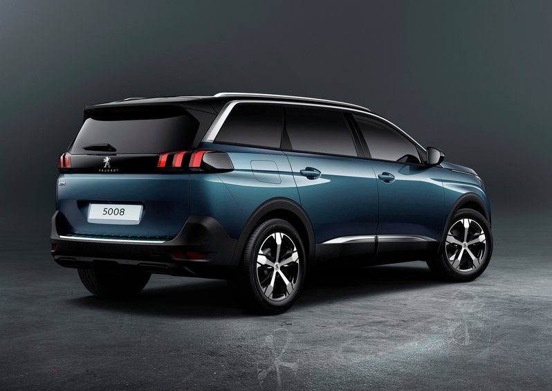 PEUGEOT 5008 