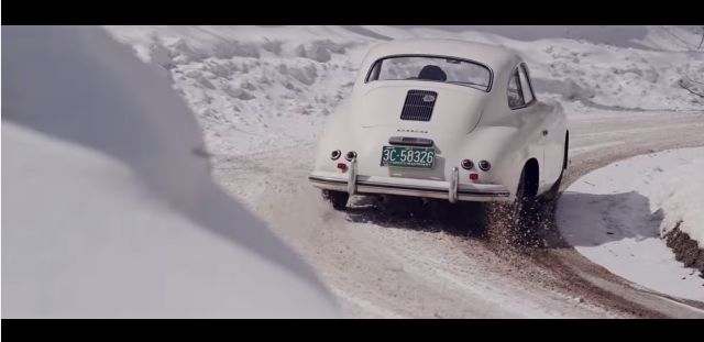 PORSCHE 356 SPYDER drift in the snow 