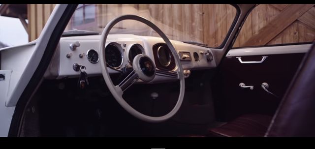 PORSCHE 356 SPYDER drift in the snow 