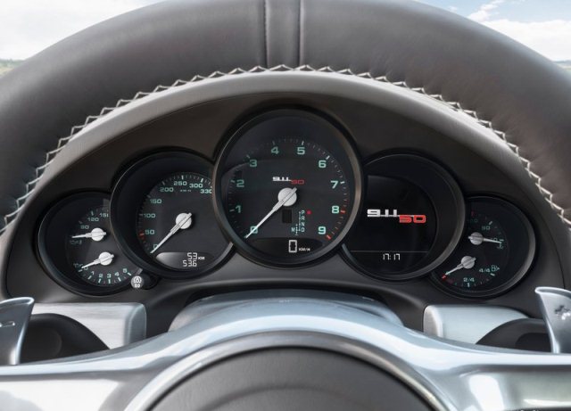 PORSCHE_911_50_Years_Edition_dashboard_pic-8