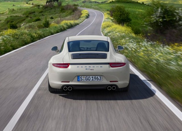 PORSCHE_911_50_Years_Edition_rear_pic-3