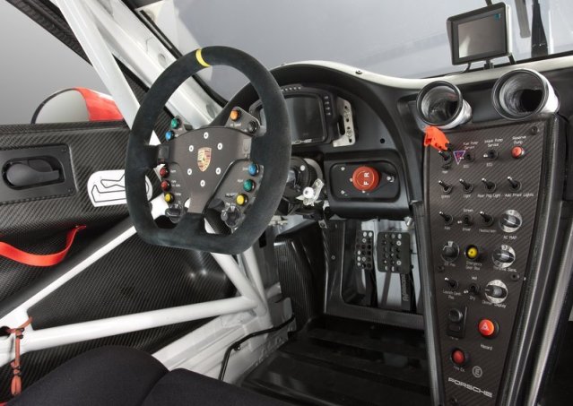 PORSCHE_911_RSR_pic-interior_pic-5