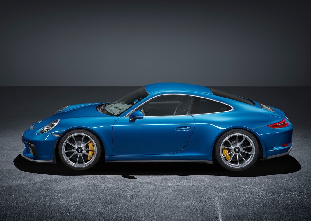 2018 PORSCHE 911 GT3 TOURING PACKAGE-Takım elbiseli sporcu