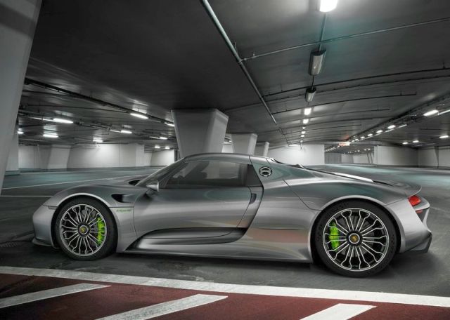 PORSCHE_918_SPIDER_silver_profile_pic-3