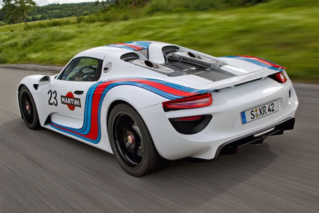 PORSCHE_918_SPYDER_MARTINI_RACING_pic-4