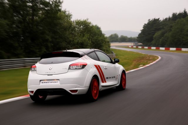 RENAULT_MEGANE_RS_275_TROPHY-R_pic-14