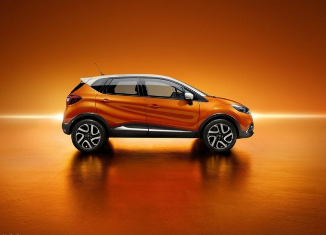 RENAULT Mini SUV CAPTUR…!                                                              2014 CROSSOVER RENAULT CAPTUR