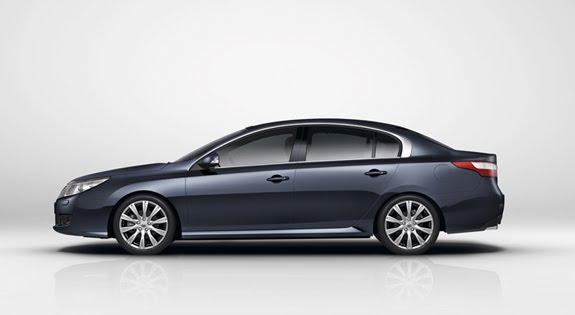 RENAULT LATITUDE