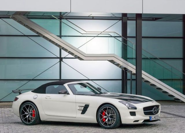 Roadster_MERCEDES_SLS_AMG_FINAL_EDITION_white_front_pic-2