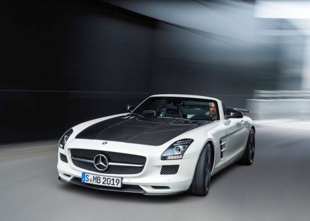 Roadster_MERCEDES_SLS_AMG_FINAL_EDITION_white_front_pic-5