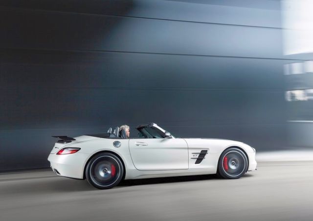 Roadster_MERCEDES_SLS_AMG_FINAL_EDITION_white_profile_pic-3