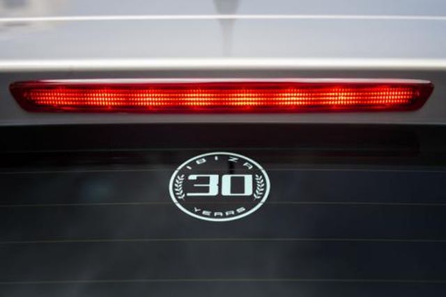 SEAT_IBIZA_30th_Anniversary_logo_pic-4