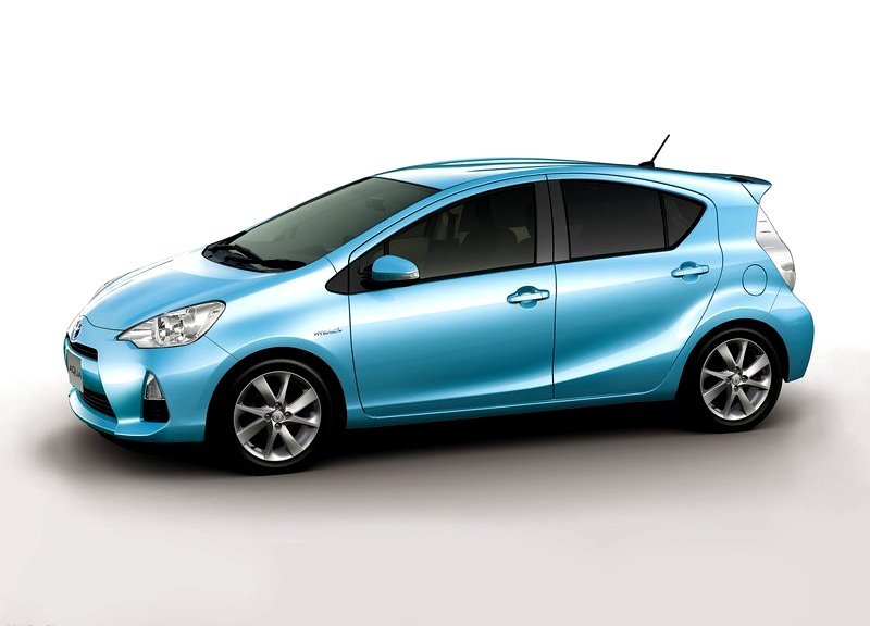 TOYOTA PRIUS C