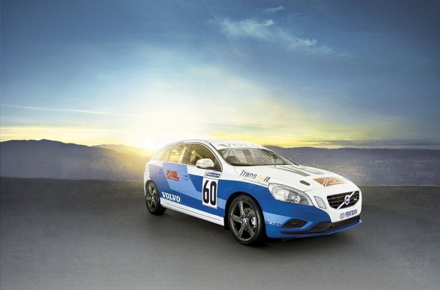 VOLVO V60 RALLY CAR