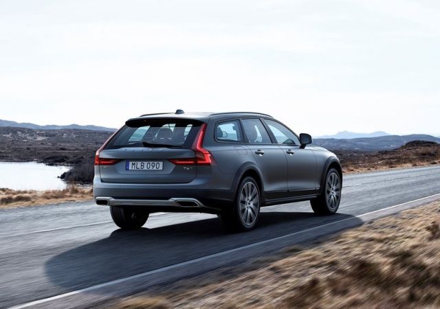 VOLVO V90 CROSS COUNTRY I Oopscars
