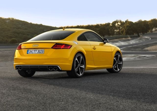 Yellow_AUDI_TTS_COUPE_pic-4